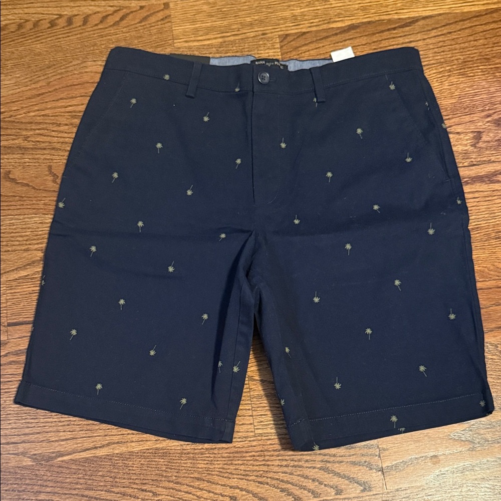 Banana Republic Men's Dark Blue Shorts with Palm Pattern